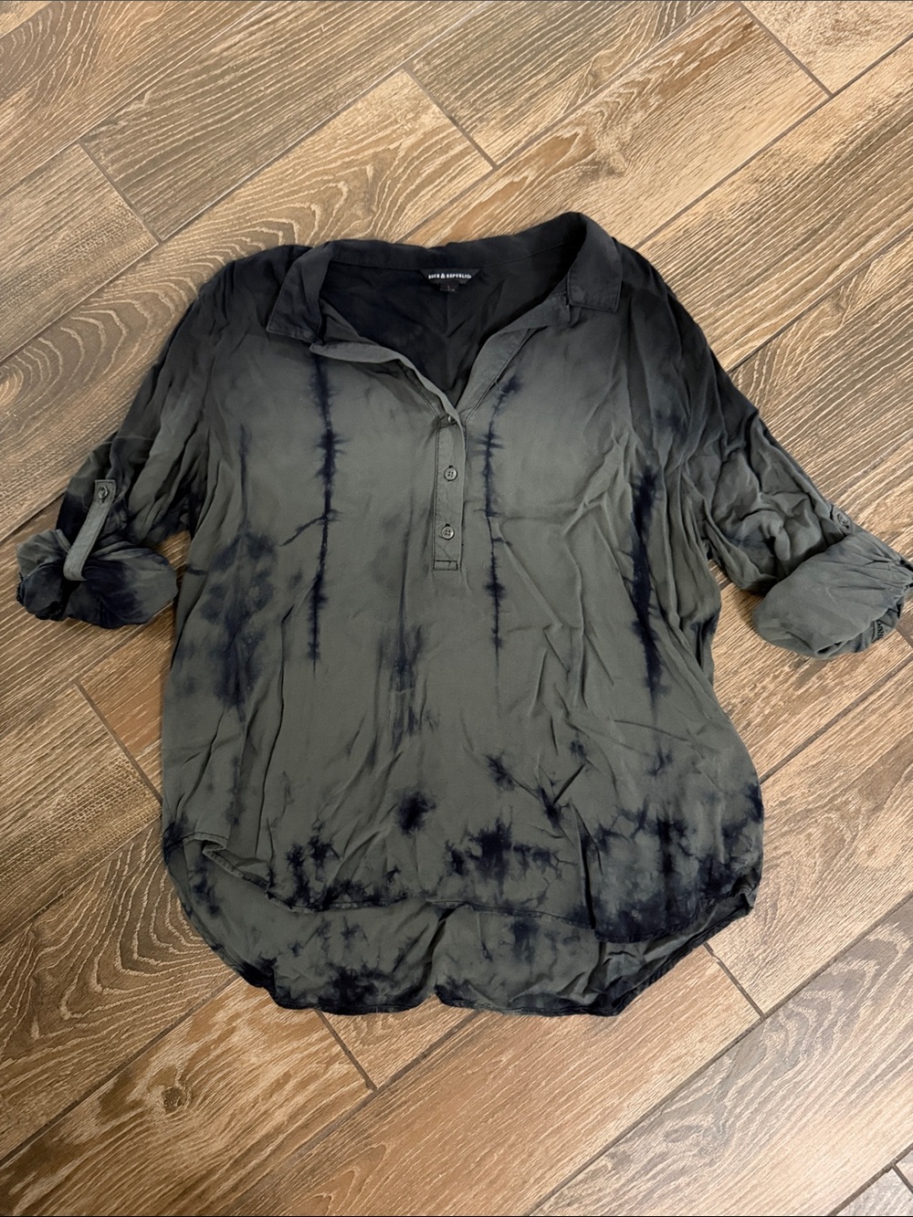 Rock & Republic Grey & Black Tie-Dye Henley Top - Large